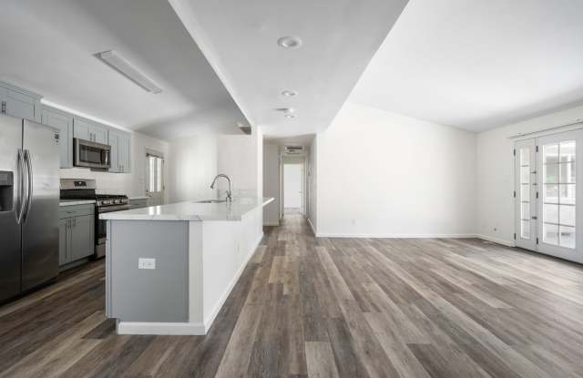 Oversized kitchen and living area! Gallery 1