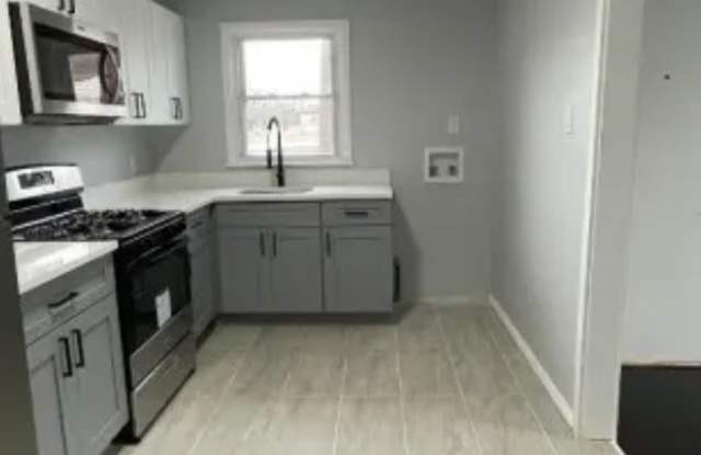 Renovated 2 Bed / 1 Bath 2nd Floor Apartment, Linden NJ Gallery 3