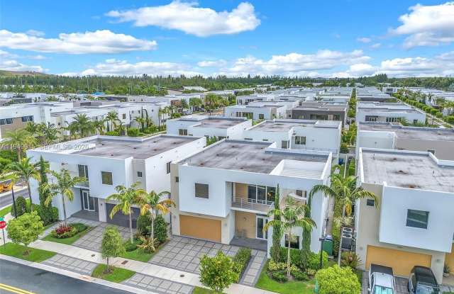 7457 NW 101st Ave photos photos