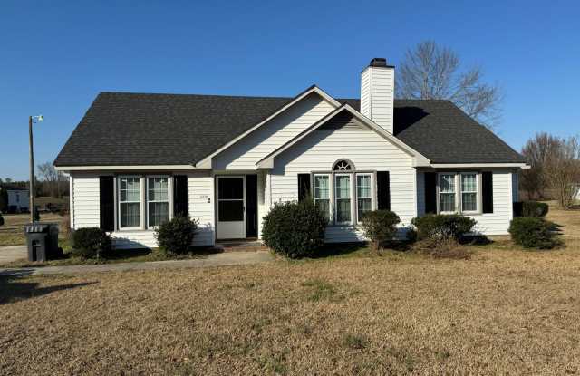 Renovated 3 Bedroom House Near Black Creek / Wilson photos photos
