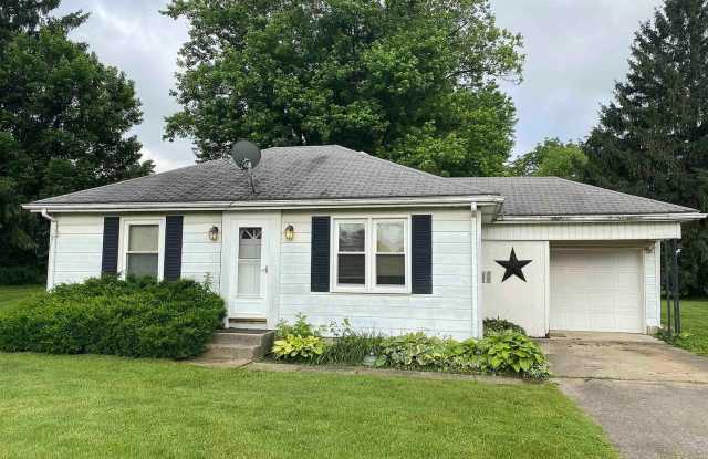 Fenced Yard and Garage photos photos Fenced Yard and Garage photos photos