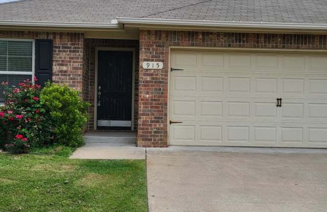 Welcome Home!! - 915 West Prairie Wind Way, Mustang, OK 73064