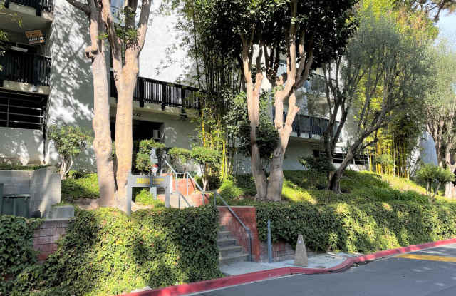 Luxury Living at The Estates Condominium Complex – 2 Bedroom, 2 Bathroom photos photos