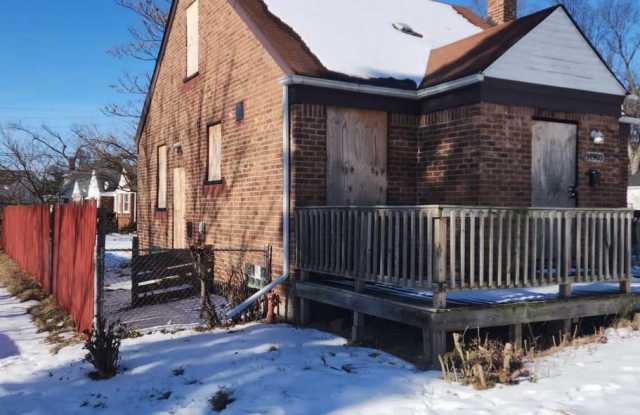 14903 Woodmont Ave photos photos