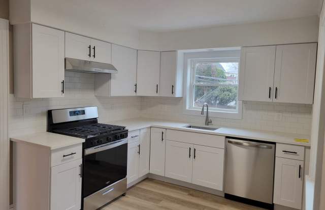4 Revere Dr E photos photos