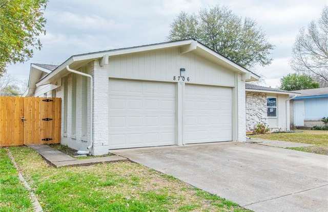 8706 Kingspoint Drive Gallery 2