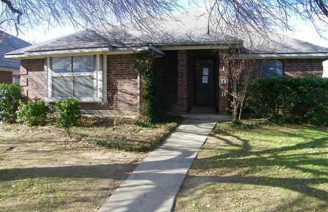 7109 Bentley Avenue - 7109 Bentley Avenue, Fort Worth, TX 76137