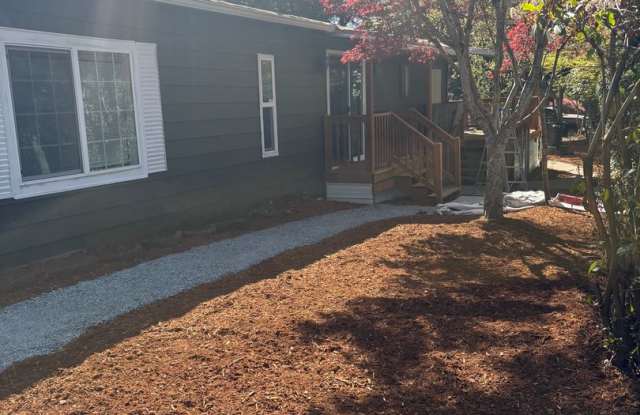 2bed 2bath Remodeled Unit in Kent Gallery 1