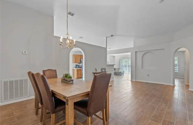 2407 Palmetto Ridge Circle Gallery 3