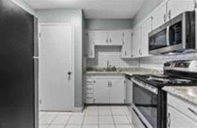 1 NW O'Brien Rd - 9 Gallery 4