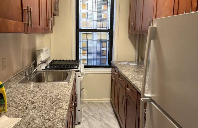 118 Payson Ave - 118 Payson Avenue, New York City, NY 10034