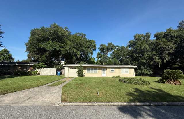 Cute 2/1.5 Quaint Bungalow with Single Garage in Winter Park right off Lee Road! photos photos