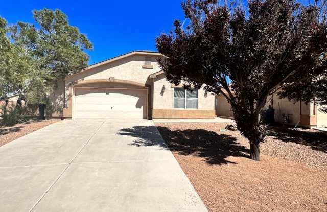 3 bed 2 bath home in Huning Ranch Gallery 3