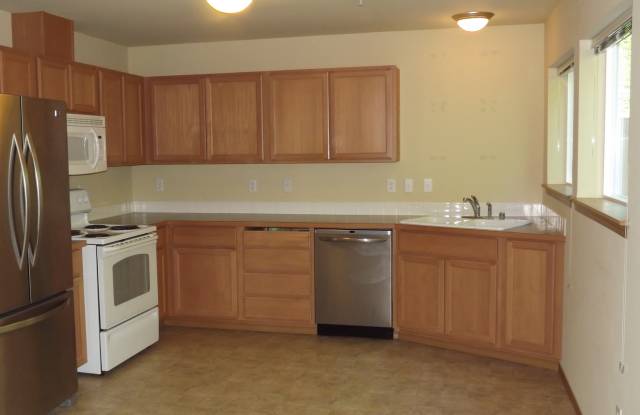Spectacular 3 Bedroom Condo in "Alicia Meadows"! photos photos