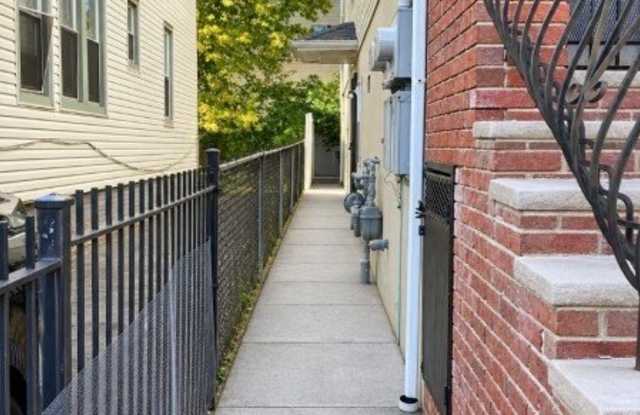 81 Brookdale Ave Gallery 2