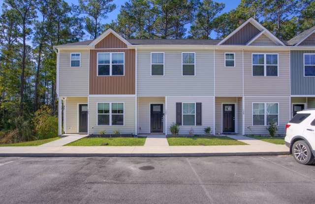 Charming 2-Bed, 2.5-Bath Townhome - 127 Buckhorn Avenue, Holly Ridge, NC 28445