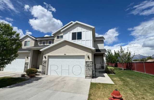 164 N. 450 W. photos photos
