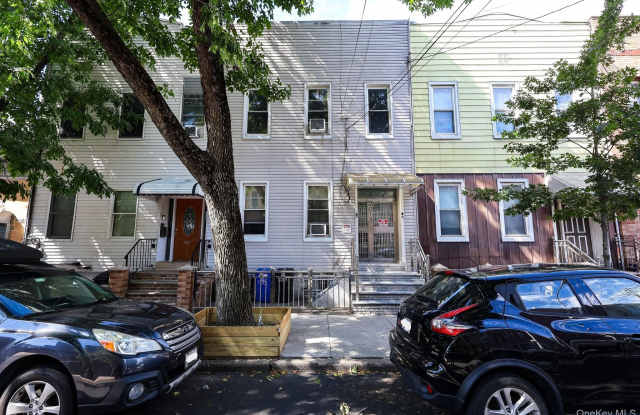 20-13 Greene Avenue Gallery 1