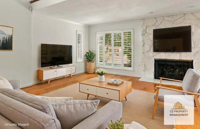 Remodeled Rinconada Hills 3BD + Loft | Pool Steps Away | Top Schools Gallery 3