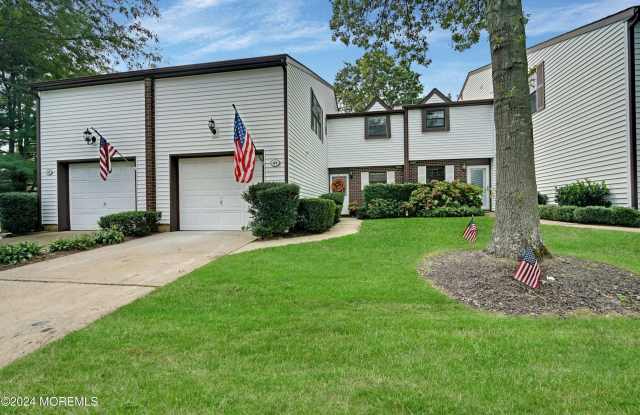 47 Apple Drive photos photos