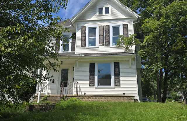 360 East Bowman Street - 2 Gallery 1