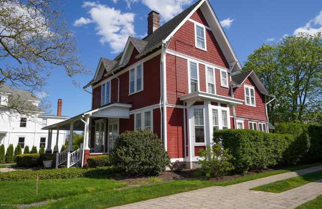 211 Brighton Avenue Gallery 2