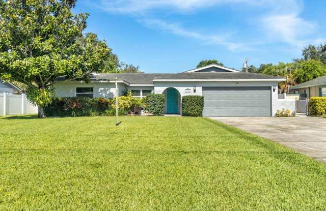 October Move-In Special! Duplex style 4BR w/ Shared Pool, Gazebo  Furnished Comfort – Minutes to Downtown  Beaches! photos photos