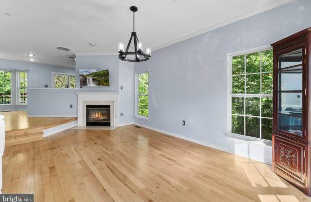 19066 SAWYER Terrace Gallery 4