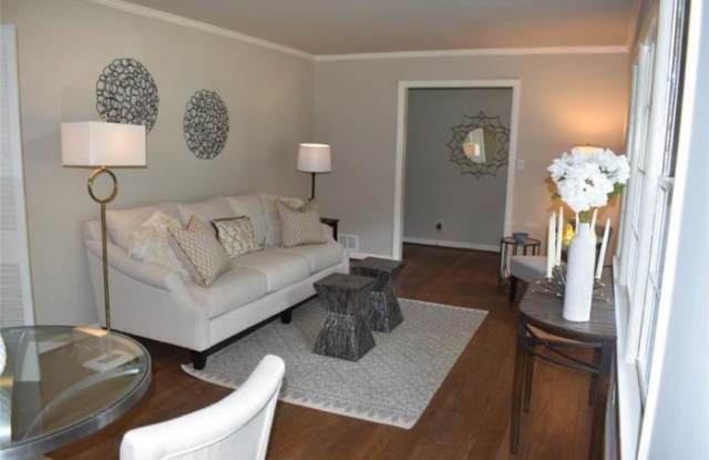 6615 Wright Circle Gallery 3