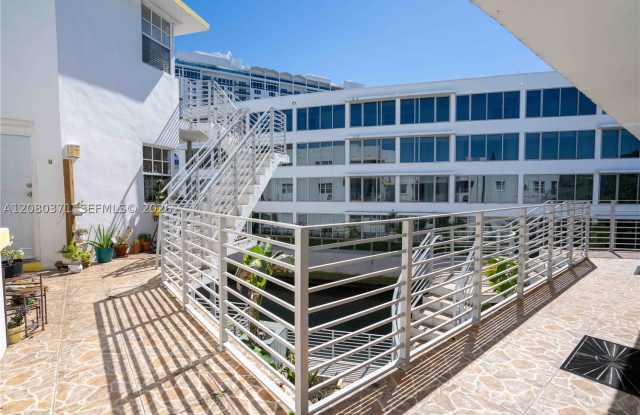 2383 Flamingo Dr Gallery 2