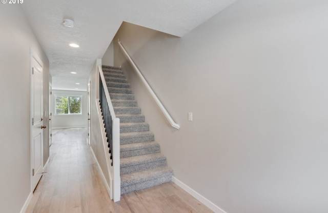 14122 NE 7th Ct Gallery 2