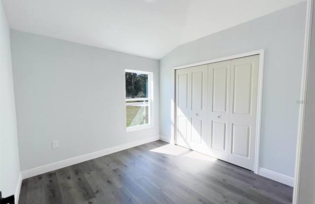 197 OAK CIRCLE Gallery 4