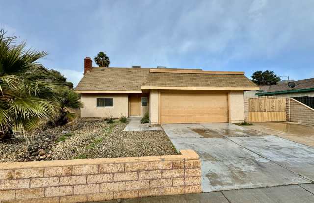 Fully Remodeled W/ Pool and 4 Bedrooms! Centrally Located photos photos Fully Remodeled W/ Pool and 4 Bedrooms! Centrally Located photos photos