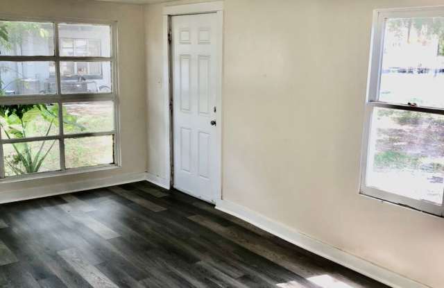 **Gorgeous (3BR/1BA) Lakeland "Dixieland" Home** photos photos