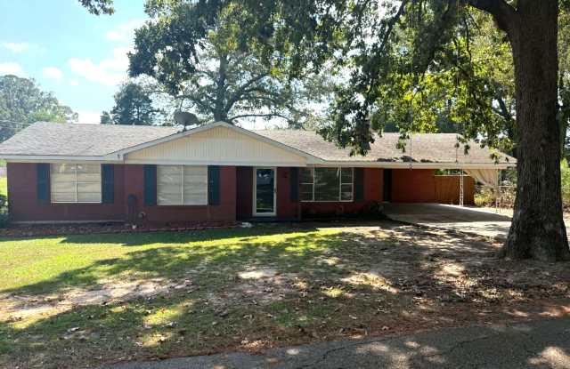 204 River Oaks Dr Gallery 1