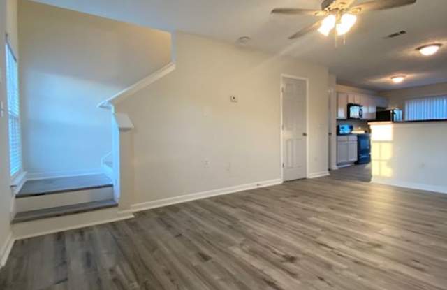 Great 2 Bedroom 2 1/2 Bath Townhouse in Smyrna! Gallery 4