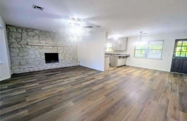 121 W Jefferson Place Gallery 2