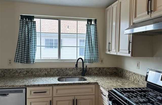 3811 Whispering Hills Gallery 2