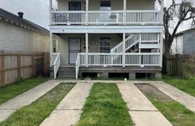 8812 APPLE Street photos photos