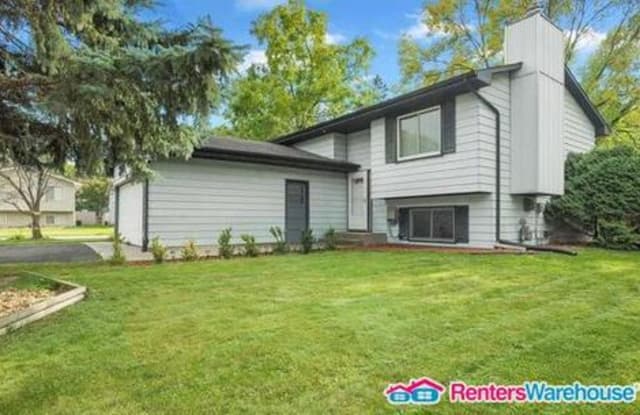 7600 Capetown Plz - 7600 Capetown Plaza, Woodbury, MN 55125