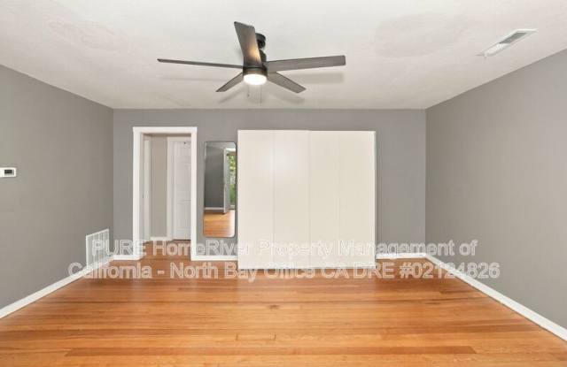 325 Hutchins Ave Gallery 3