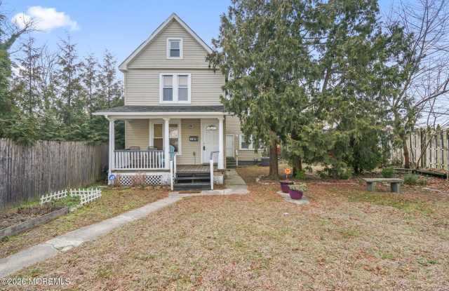 610 1/2 1st Avenue photos photos