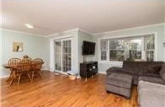 253 Maureen Lane NE Gallery 4