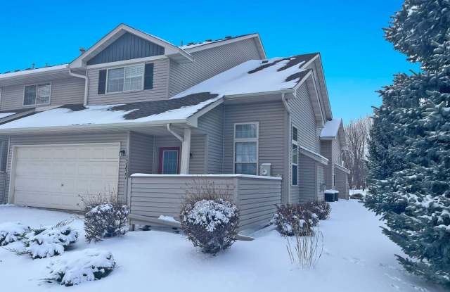 Spacious End Unit Townhome with Fireplace and Vaulted Ceilings is Pet Friendly! photos photos