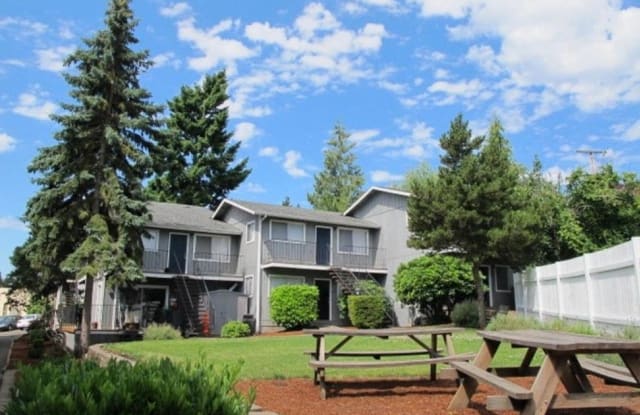 Crestwood Courts Gallery 2