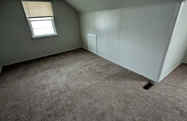 27471 Forestview Ave Gallery 4