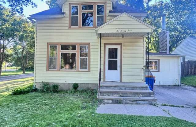 Charming 3 Bedroom 1 Bath Home in Owatonna Gallery 3