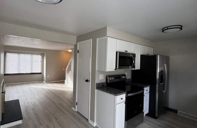 For Rent: 2 BD | 1.5 BTH | Garage | Spacious Backyard photos photos