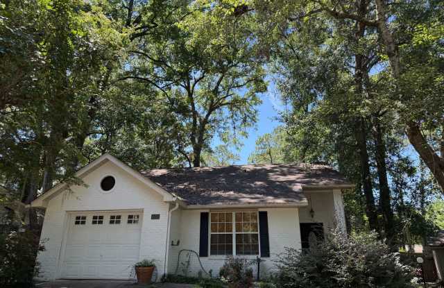 3 Bed / 2 Bath Home w/Garage near Shannon Lakes! photos photos