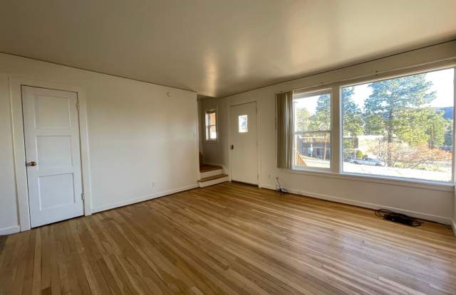 3BR/1BA unit less than 3 mi from LANL and downtown! (4477 Yucca Unit B) photos photos